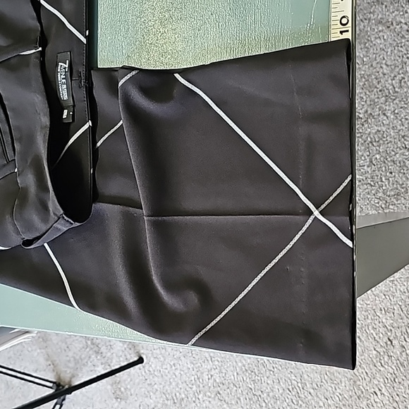 7TH Avenue trousers black with white geometric print size 4 Travel Y2K - Picture 11 of 11